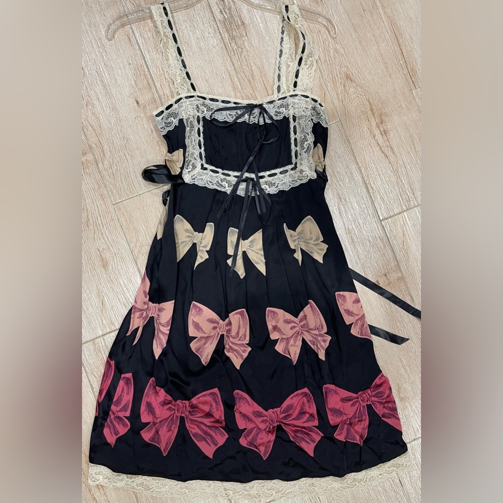 NWOT Betsey Johnson Silk Satin Bow Ribbon Lace Trim dress in sz 2 Vintage Betsy